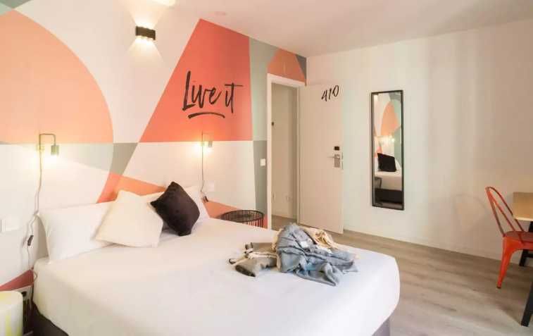 Дава се под наем Тристаен апартамент в Пловдив, Център - 75 кв.м за 249.9 € - Снимка #1