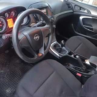 Лек автомобил Opel Insignia