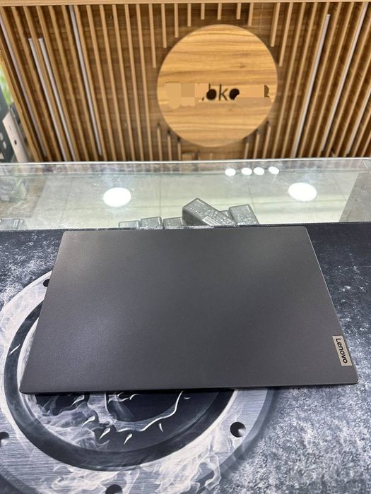 Ноутбук 'Lenovo'
