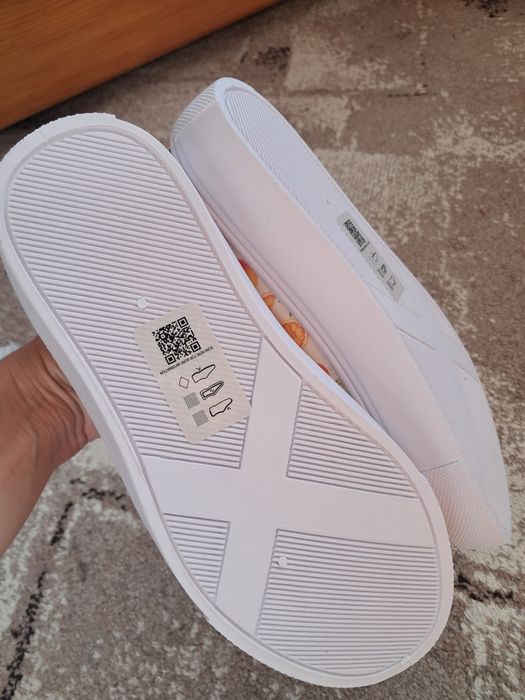 Нови гуменки на asos