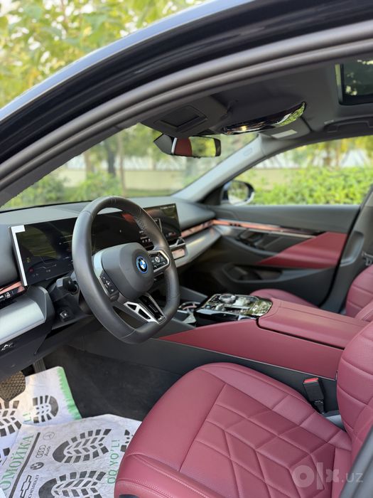 Bmw i5 35L 2025й 10минг юрган. Тозза