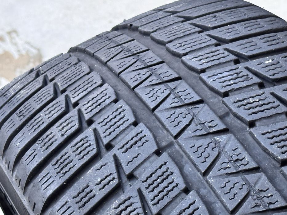 245/45/R18 Falken Euriwinter 2бр зимни Run Flat dot2418