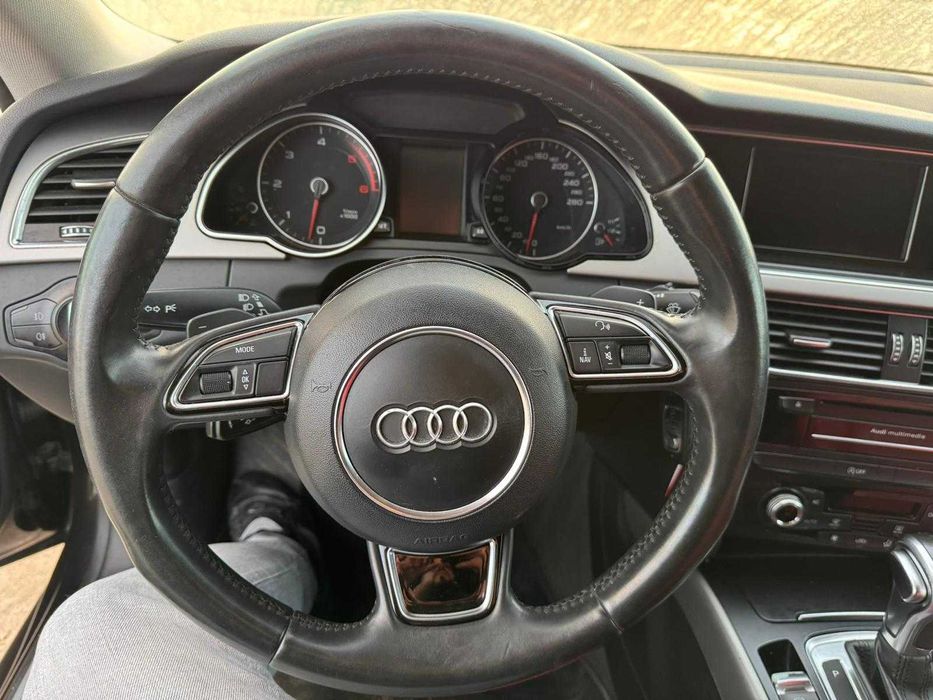 Dezmembrez audi a5 ,2013, 2.0 tdi 177 cp ,cod motor CGL