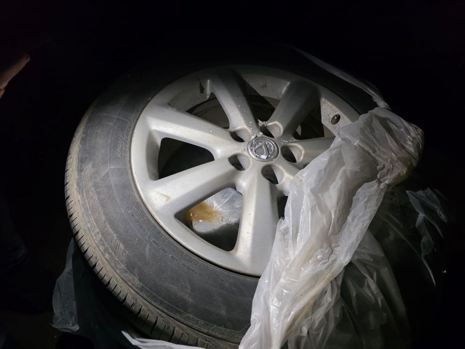 Продам диски с шинами летними