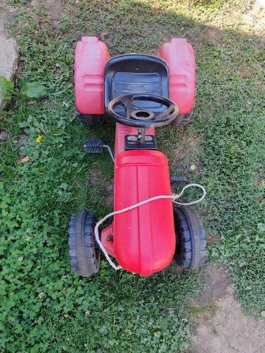 Tractor mărime mare, lungime aproximativ 1 m