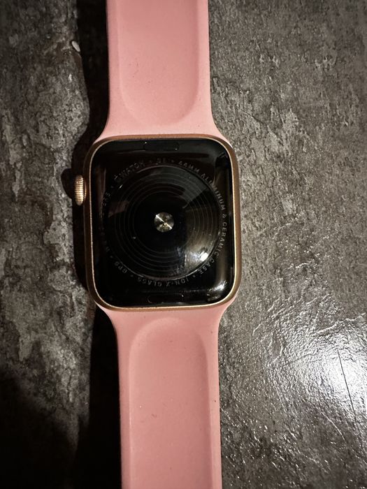 Apple Watch SE 44мм