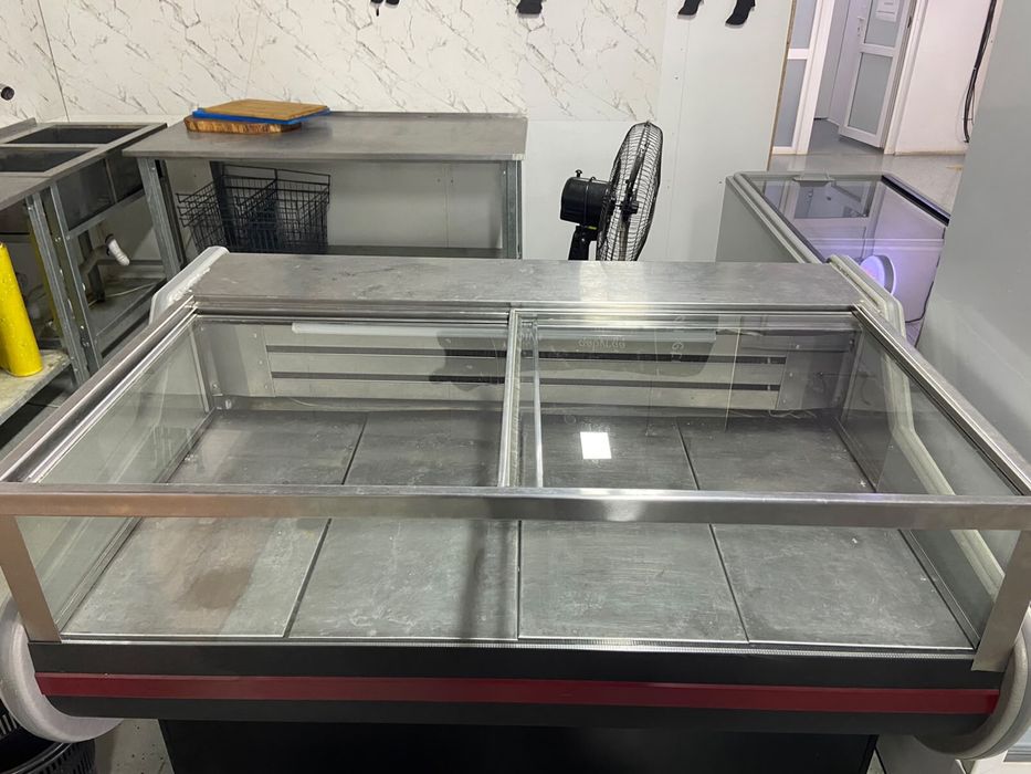 Холодильники для магазина