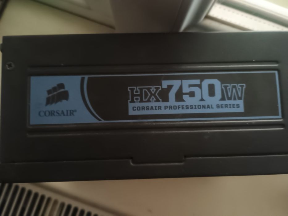 Sursa corsair 750w