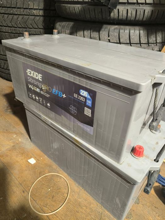 Два б/у аккумулятора 235 Ah. ..