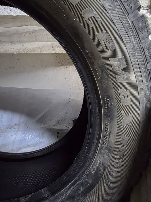 Зимние шины с шипами 235/60/18