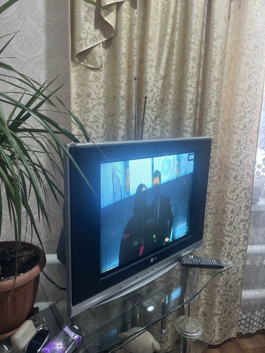 Продам подставку и телевизор