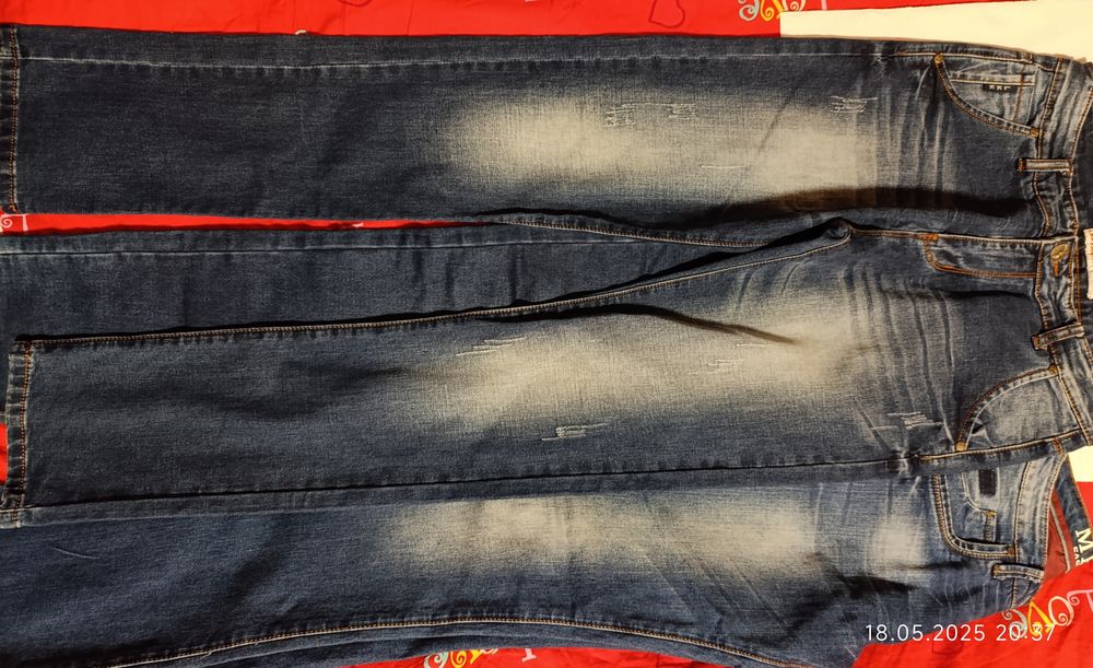 Продаю джинсы  новые