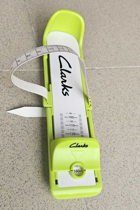 Мярка за обувки за малки деца Clarks