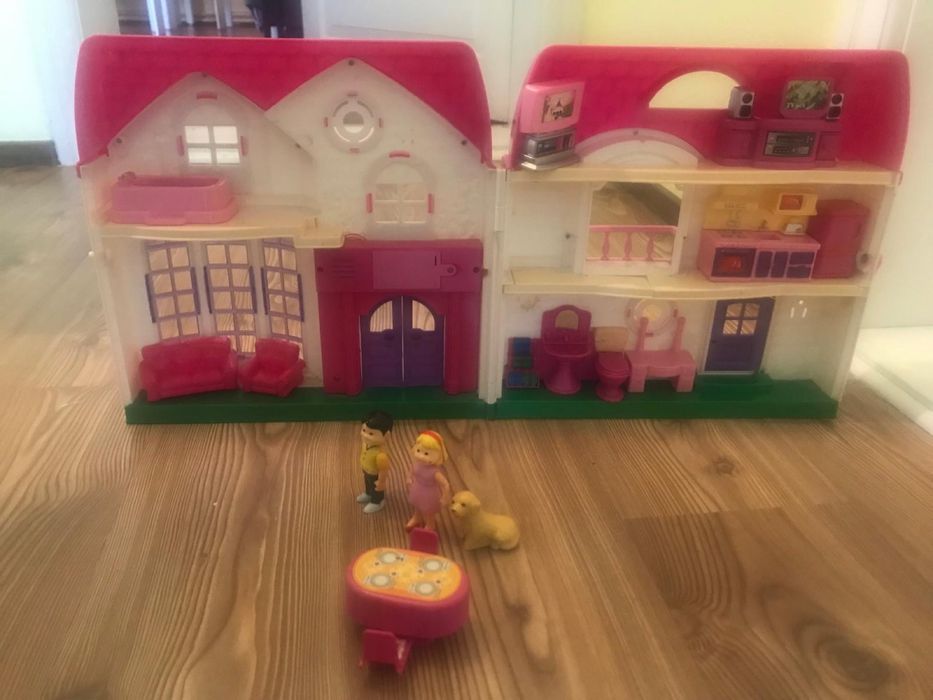 Casuta de joaca pentru copii cu figurine