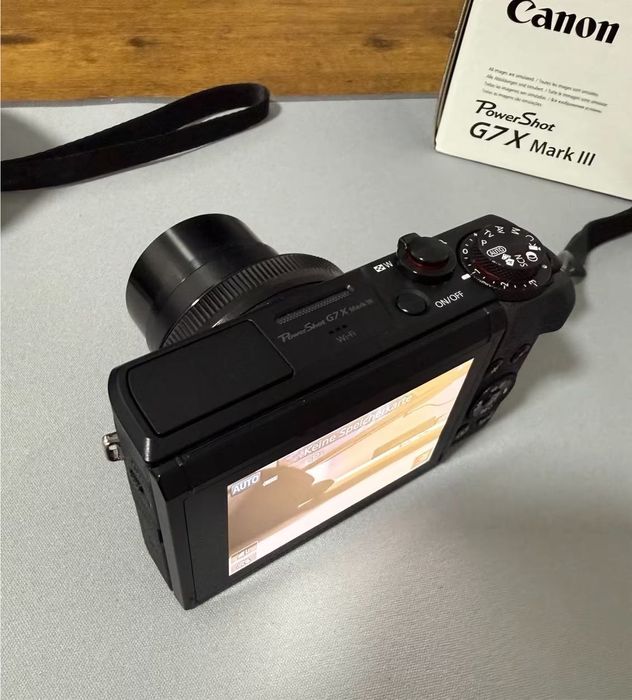 Canon G7X Mark III