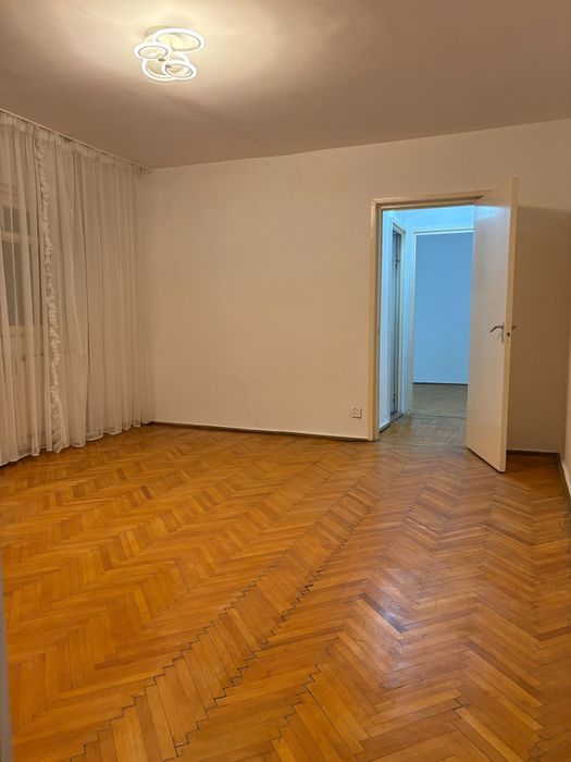 Proprietar vand apartament 2 camere