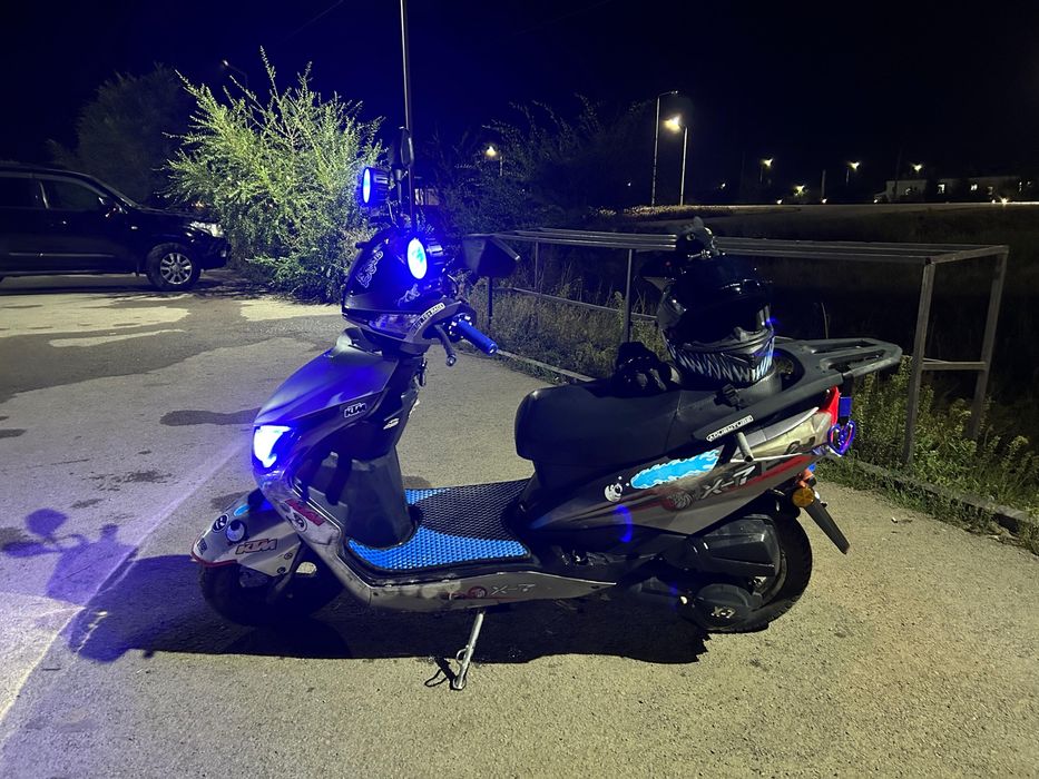 В продаже м8 серый цвет