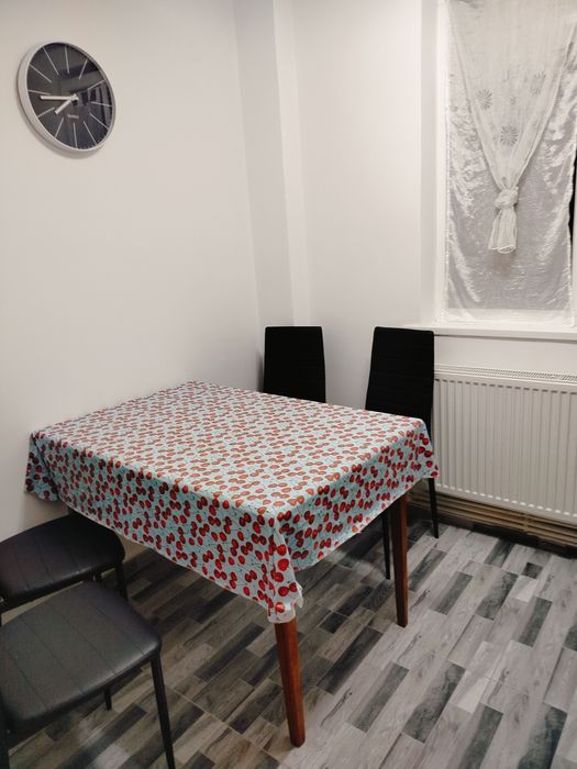 Vând apartament micro 19  la Neacșu, etaj 2 renovat complet, centrala  instalații apă băi și bucătării nou, termopane, ușa metalică  să vând mobilat