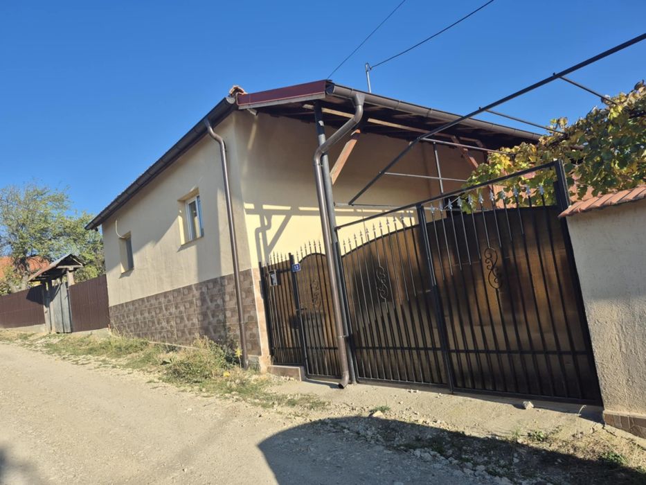 Vînd Casa Com.Breznita Ocol Sat Șușita tel 00393925883796