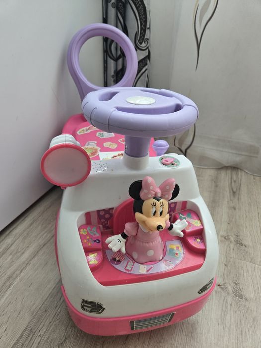 Mașinuța minnie interactiva