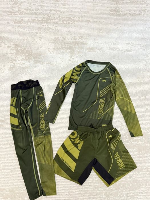 Продам детский рашгард Venum.До 8 лет.