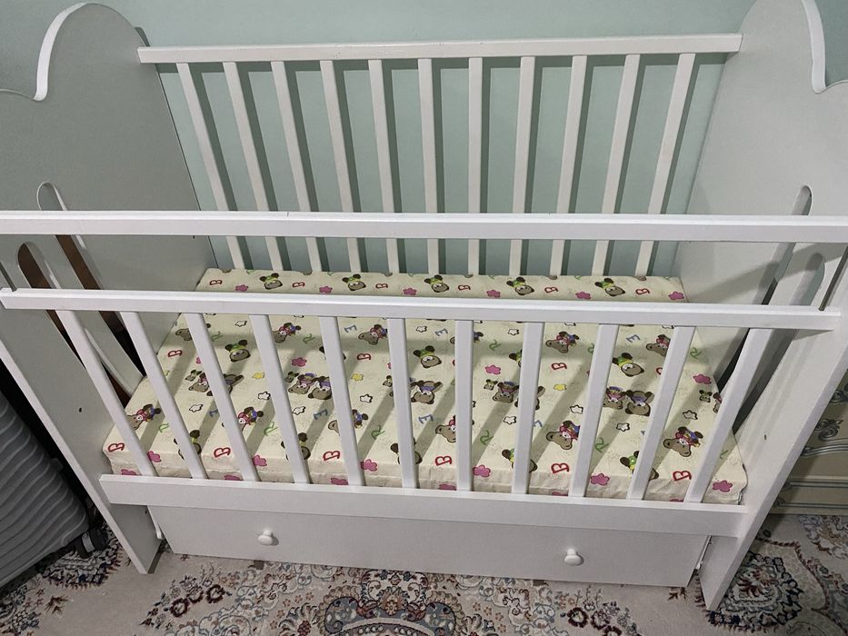 Срочно продам детский манеж кровать