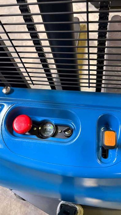 Transpalet electric cu catarg