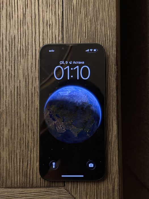 Продам Iphone 13