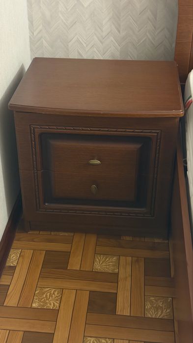 Прикроватные тумбы