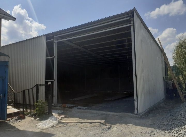 Montam panouri sandwich sau tabla