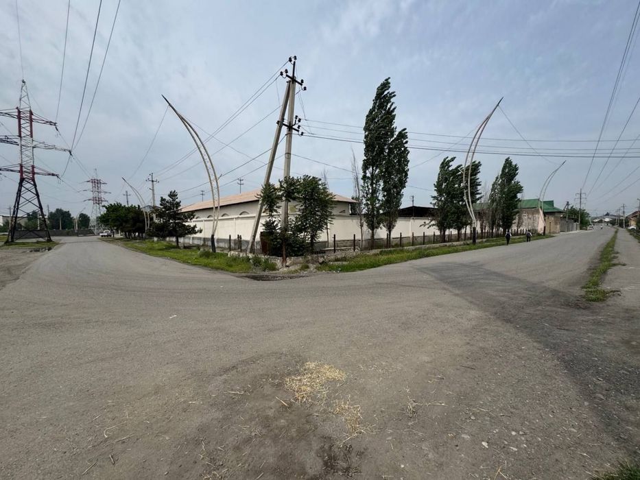 36 сотих нотурар бино сотилади