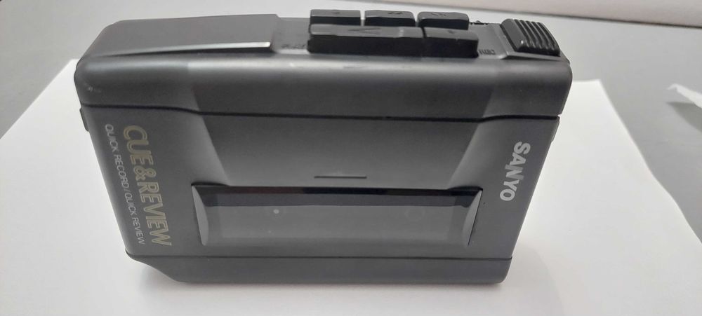 Walkman  Sanyo M-1019