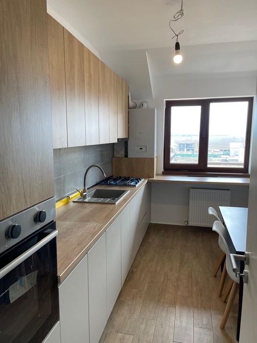 Închiriez apartament în Sanpetru