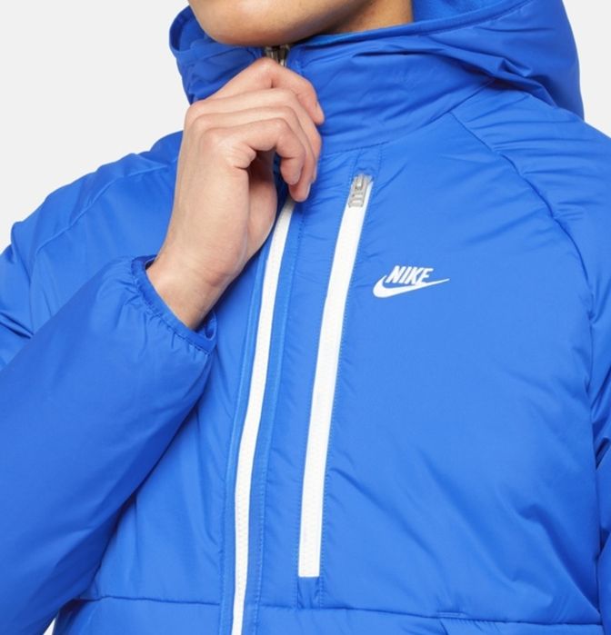Ново мъжко яке Nike, размер S