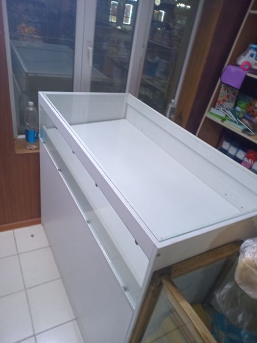 Продам полки для магазина.(Витрины).