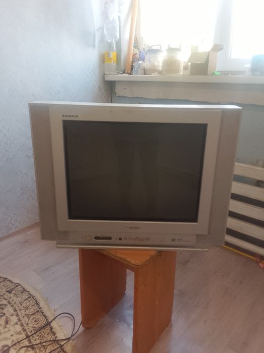 Продам цветной телевизор б/у 6000 тенге