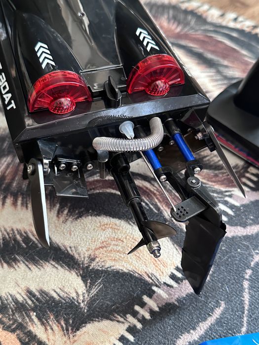 Лодка на пульте