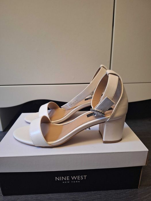 Încălțăminte sandale