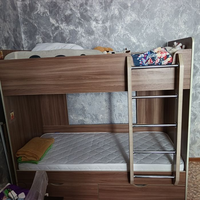 Продаю двухъярусную кровать