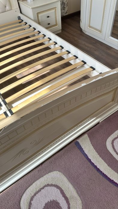 Кровать двуспальная