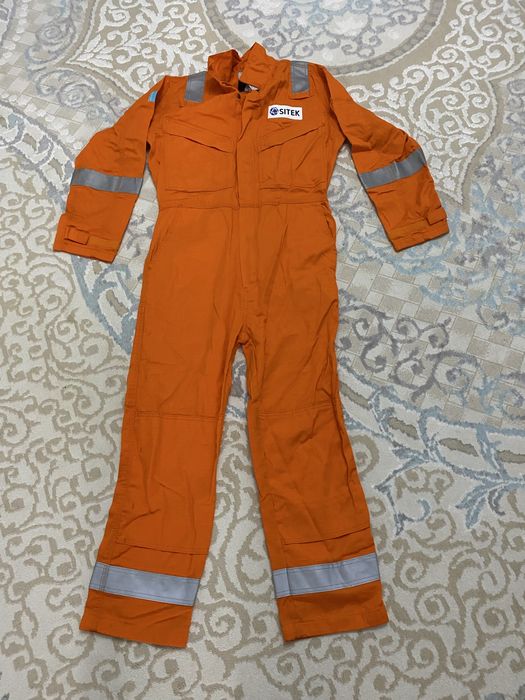 Спец киімдер сатылады