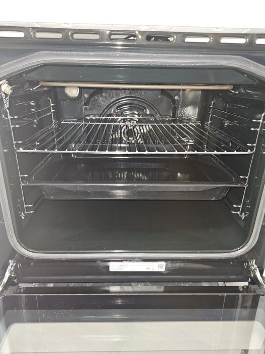 Печка с керамичени котлони Gorenje  EC9647PW