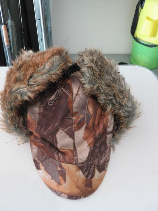 Комплекти фидер хранилки/кошнички и зимна шапка Browning