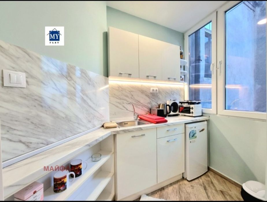 Дава се под наем Двустаен апартамент в Бургас, Център - 58 кв.м за 578.34 € - Снимка #4