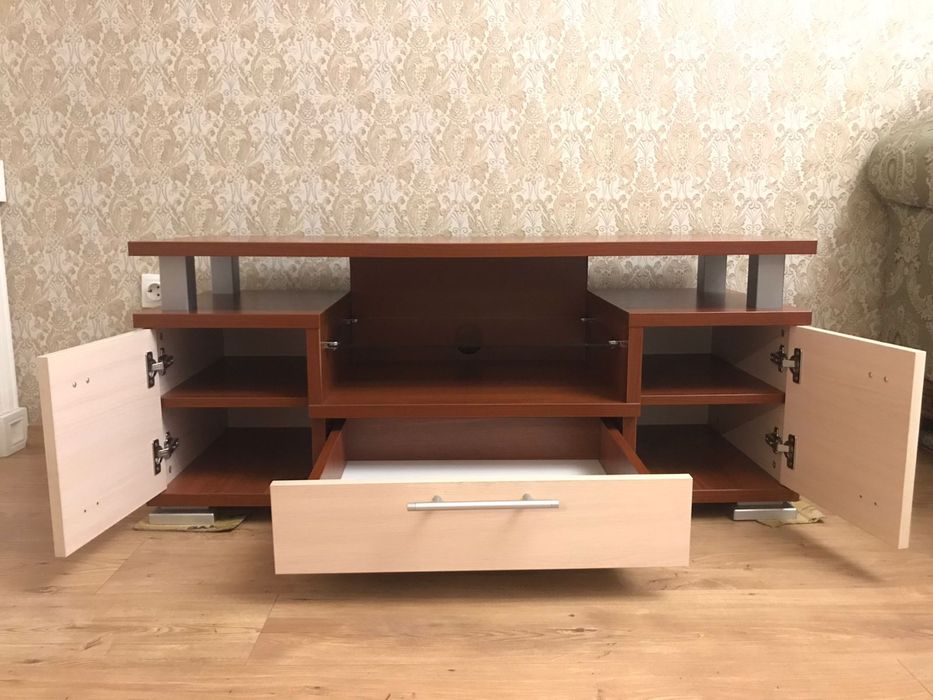 Продам ТВ тумбу