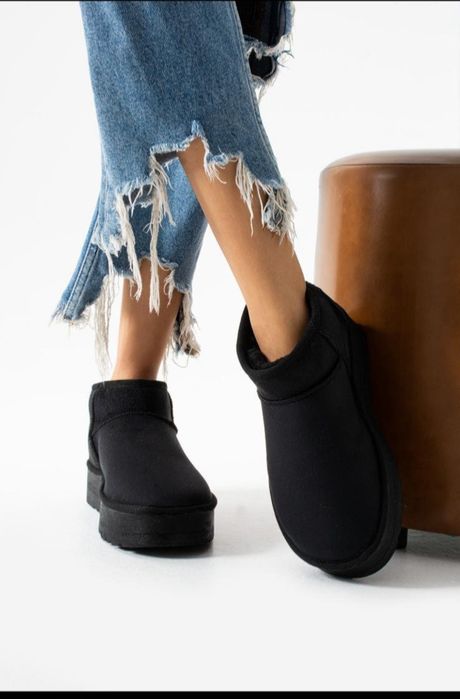 Lichidare de stoc UGG-uri