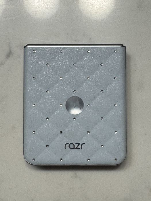 Motorola RAZR 60 Swarovski Moto Buds Loop