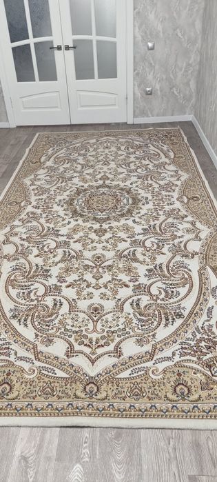 Продам Ковер в отличном состоянии