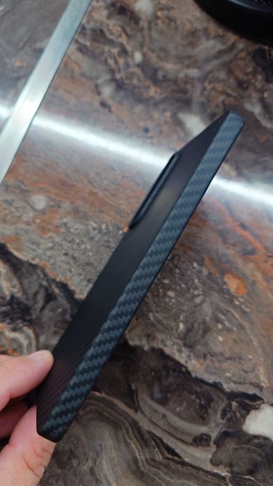 Продавам Карбонов кейс за Sony Xperia 1 VI