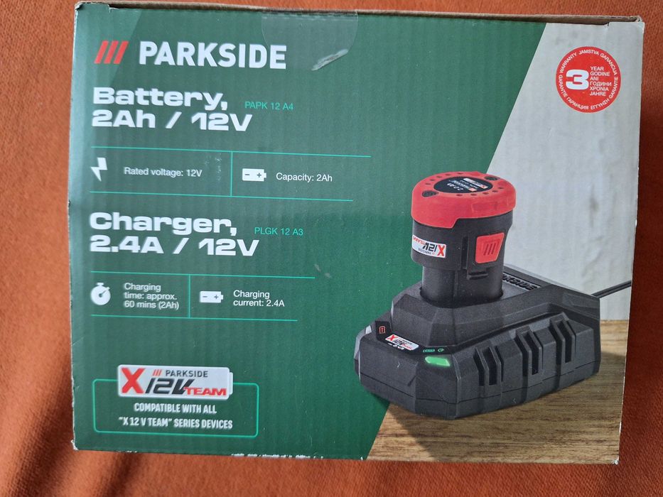 Incarcator si acumulator Parkside pentru acumulatori 12V